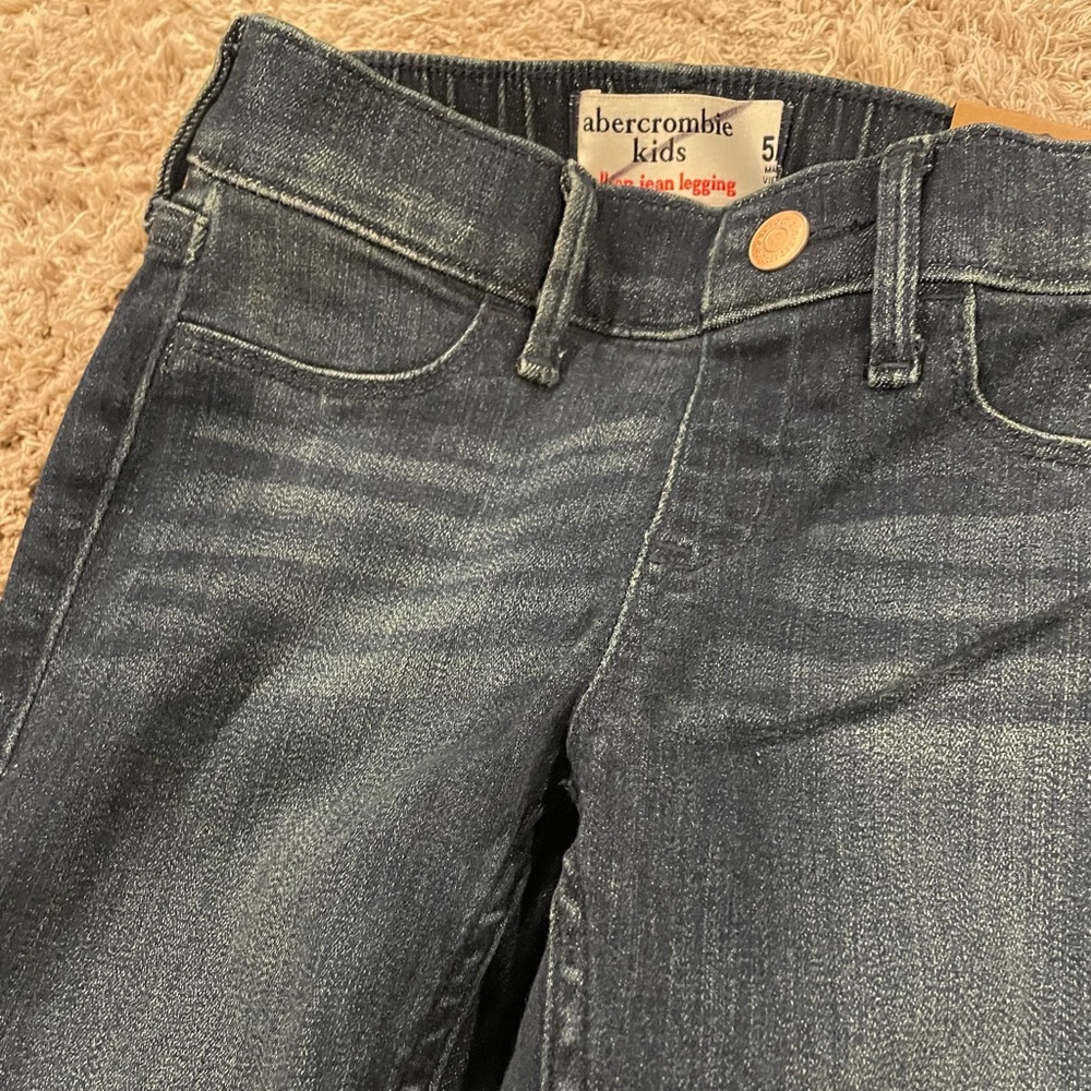 NEW with tag Abercrombie pull on denim